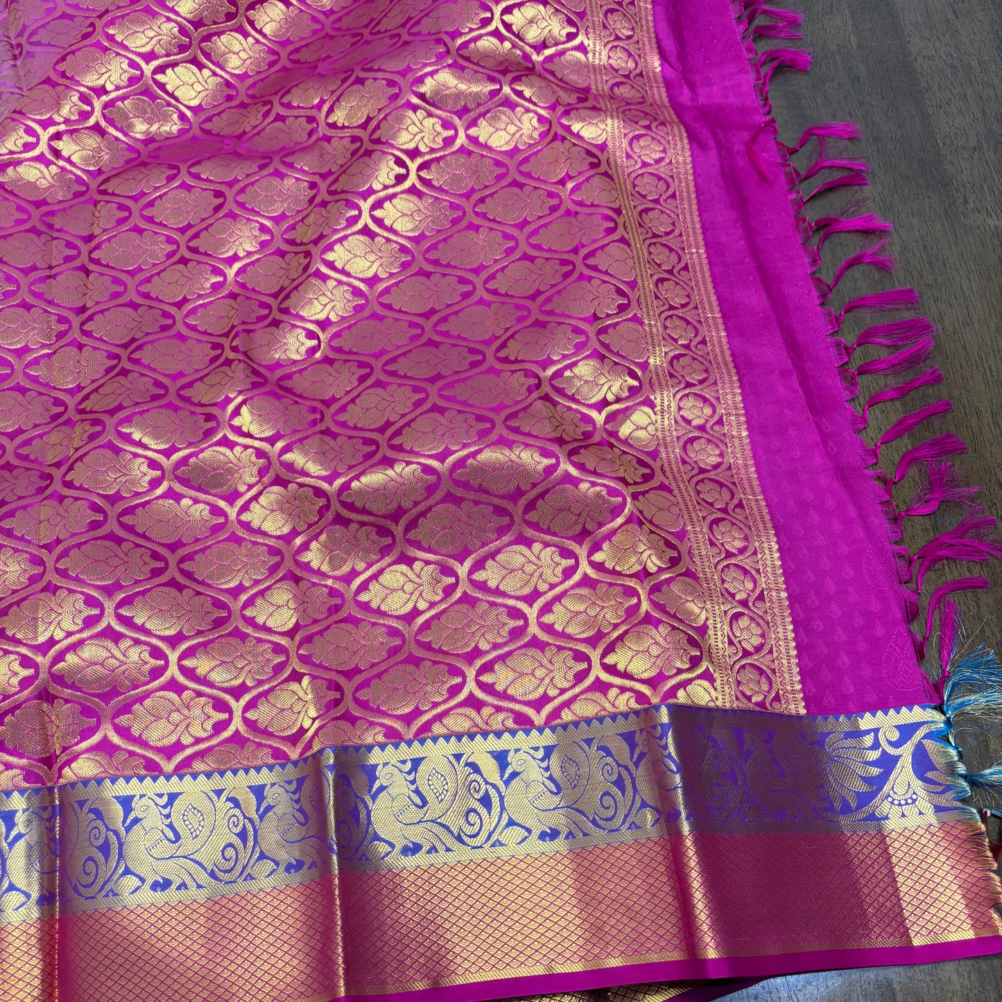 Chic Grey and Magenta Kanchipuram Silk Saree