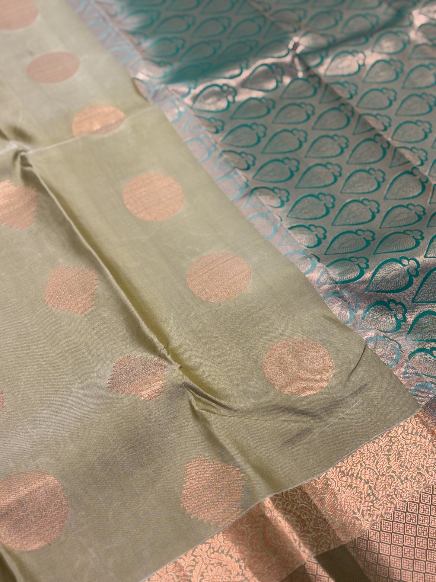 Graceful Elachi Green and Dark Green Kanchipuram Silk Saree