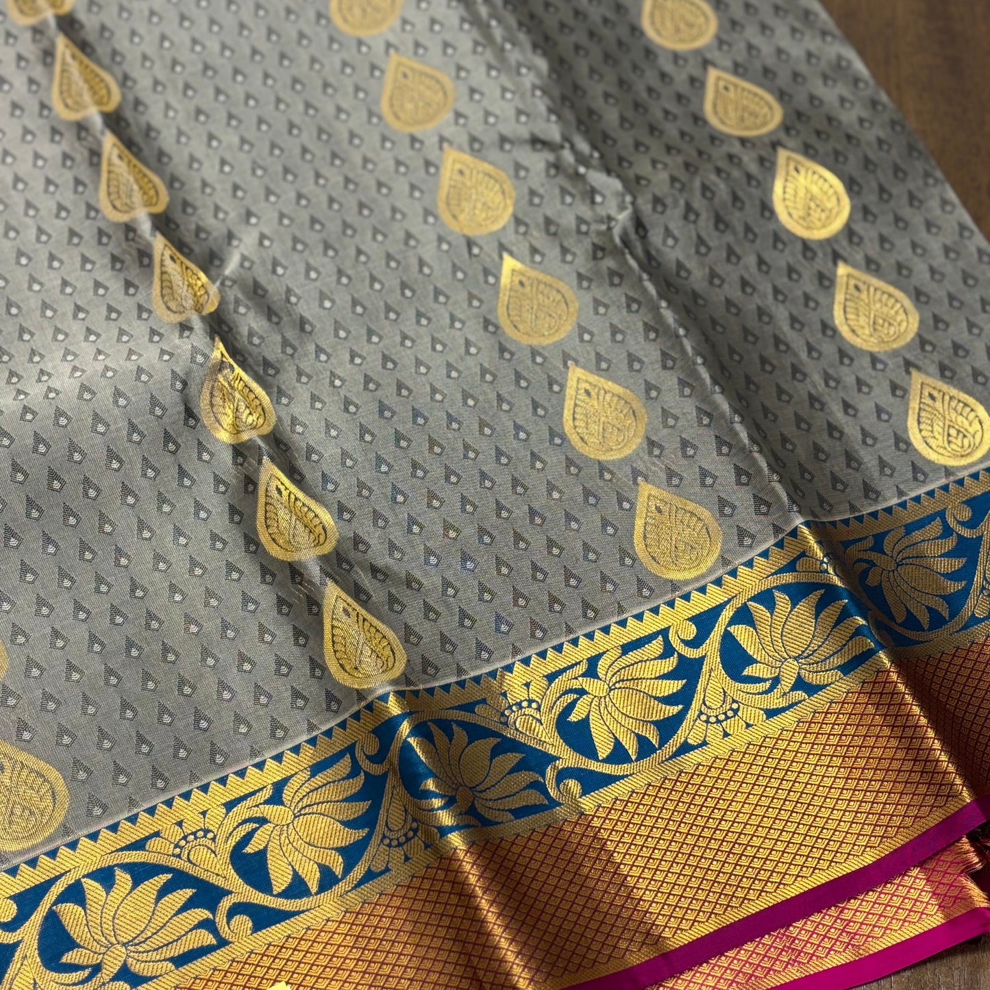 Chic Grey and Magenta Kanchipuram Silk Saree