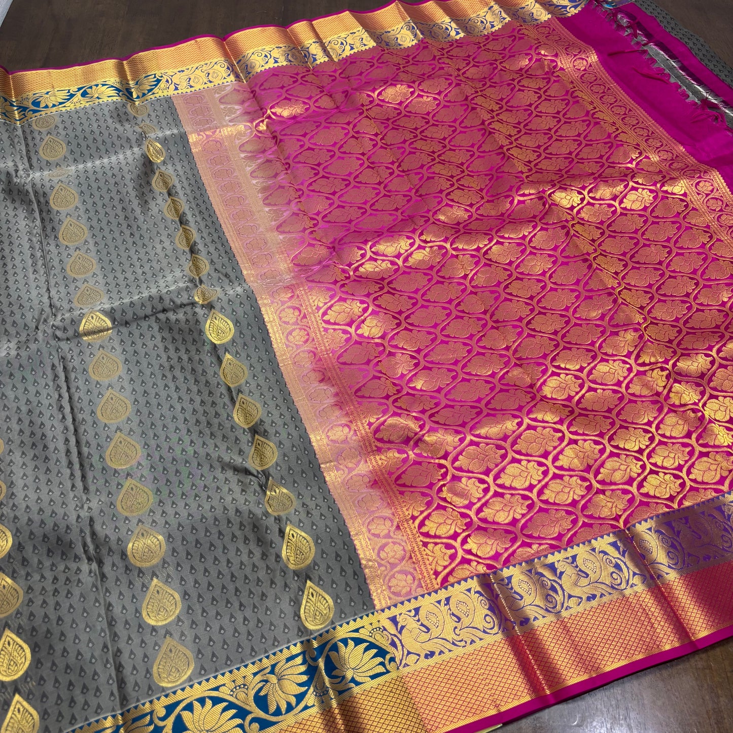 Chic Grey and Magenta Kanchipuram Silk Saree