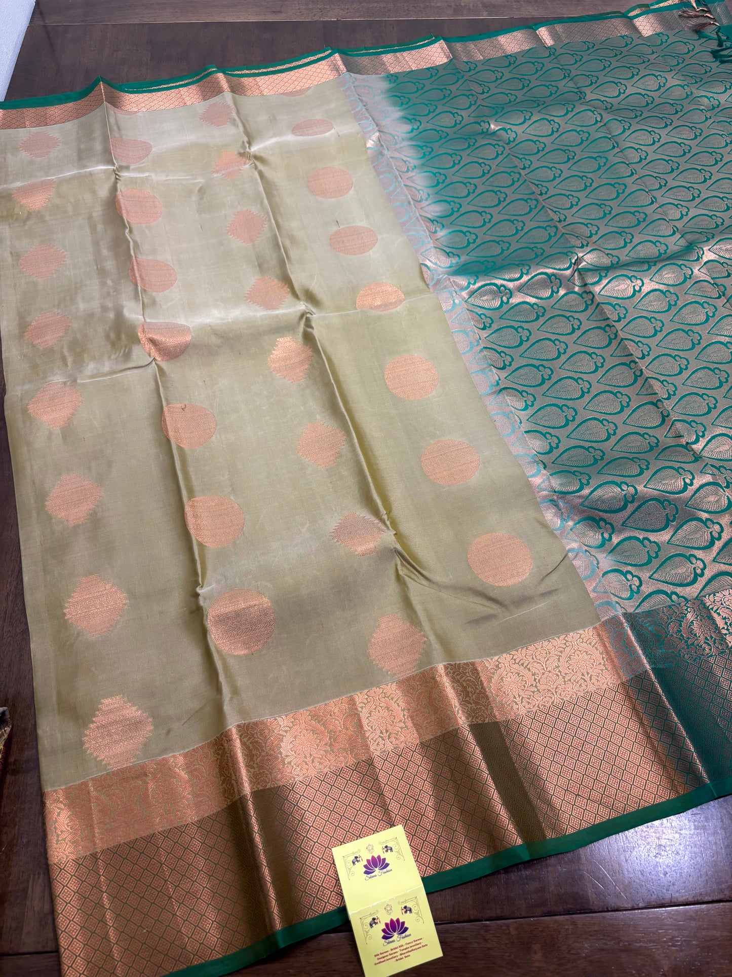 Graceful Elachi Green and Dark Green Kanchipuram Silk Saree