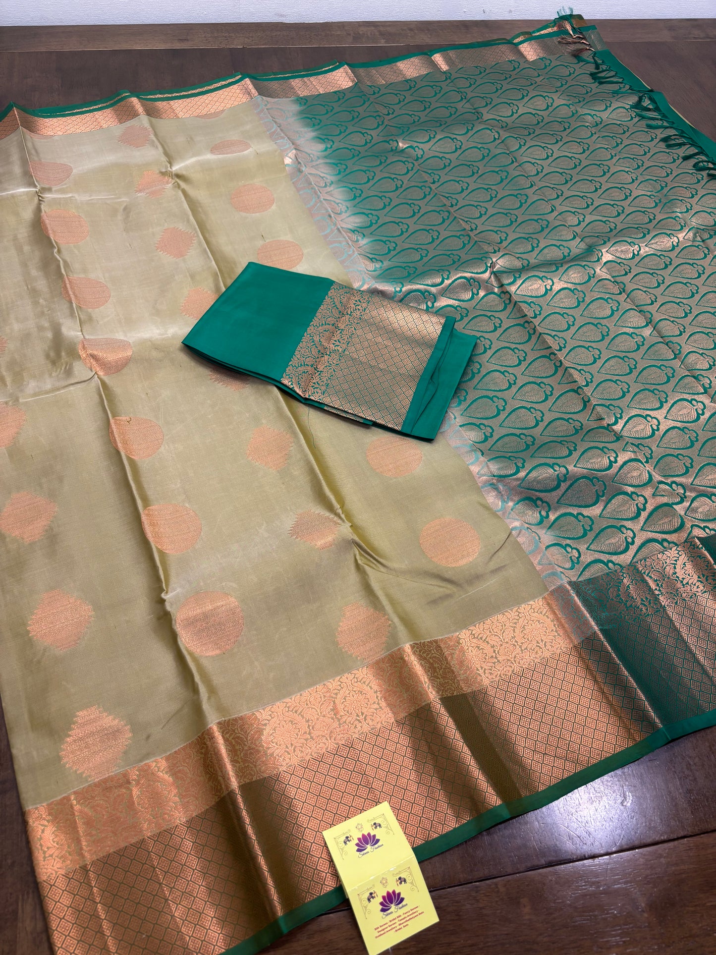 Graceful Elachi Green and Dark Green Kanchipuram Silk Saree