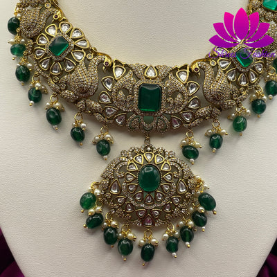 Emerald Enchantment: Victorian-Inspired Green Stone Necklace