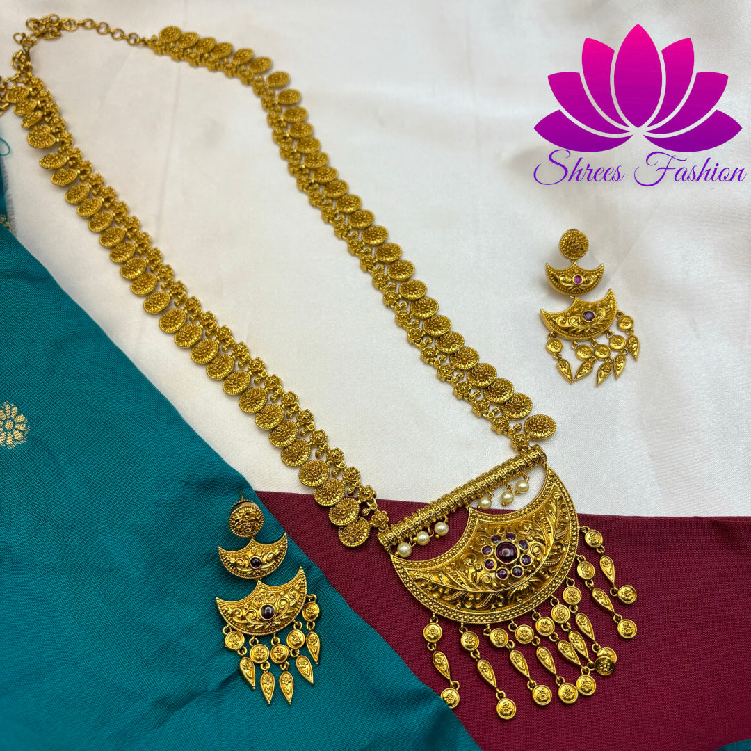 Elegance in Gold: Kasu Mala Set with Chandbali Pendant & Earrings