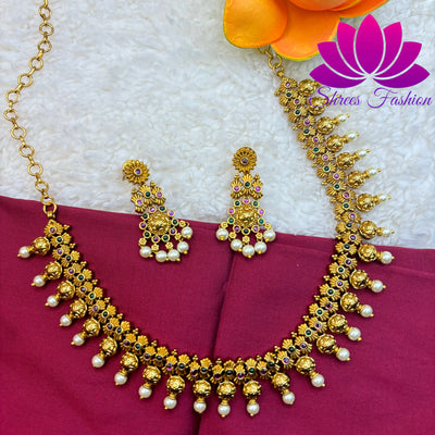 Matte Gold Finish Necklace with Beautiful Pearls