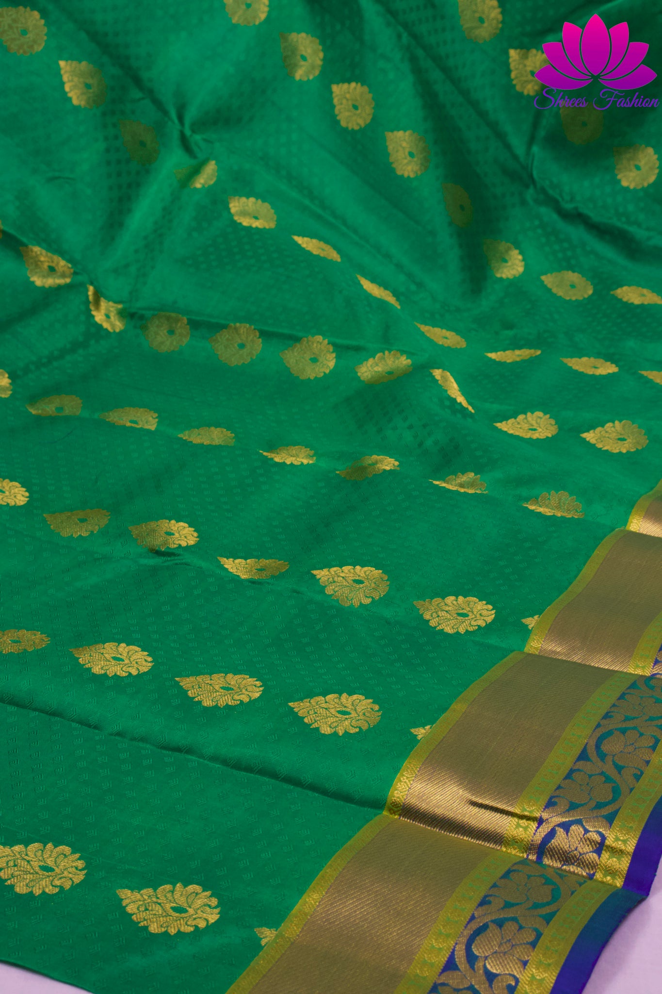 Exquisite Green Kanchipuram Silk Saree with Indigo Pallu - Pure Silk (With Silk Mark Certificate) - Shrees  Fashion Australia